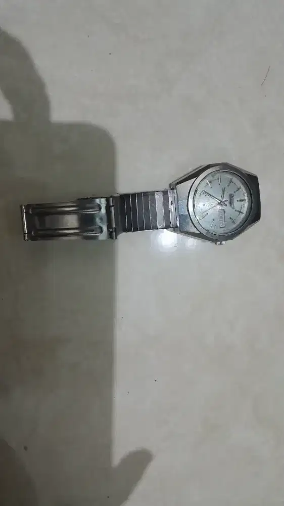 Jam tangan merk KENT