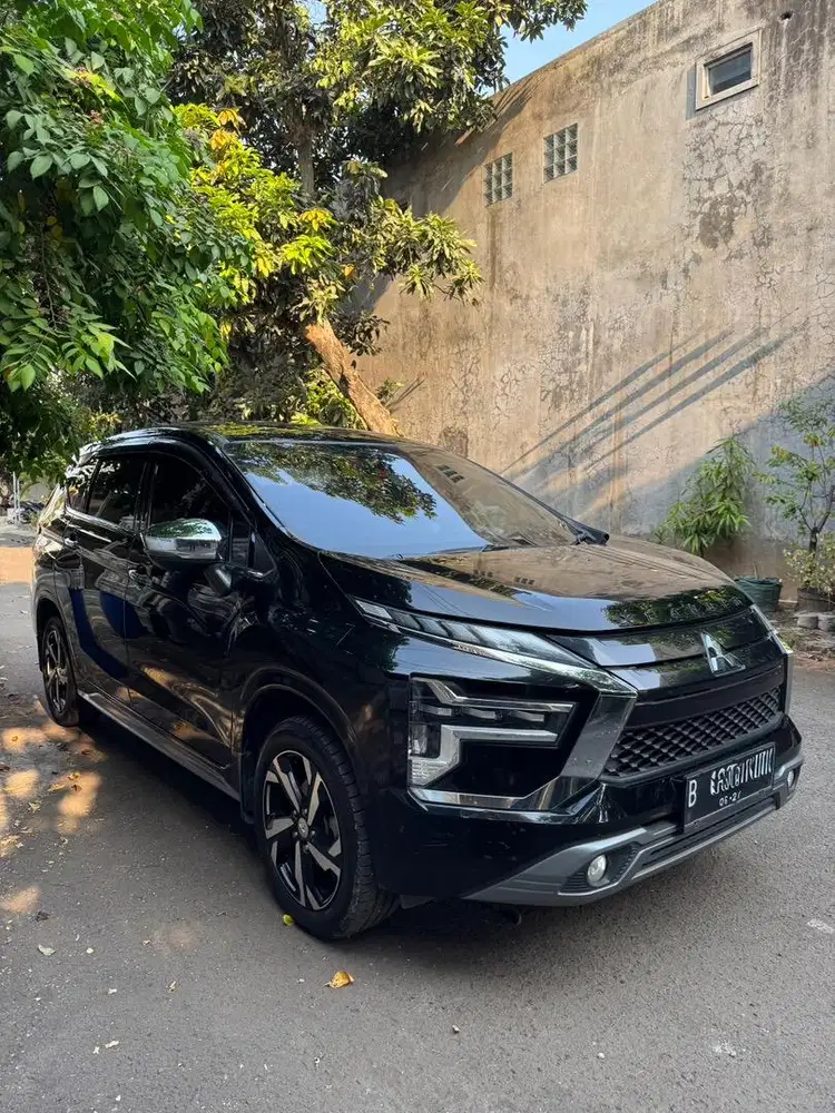 New Xpander Ultimate Black