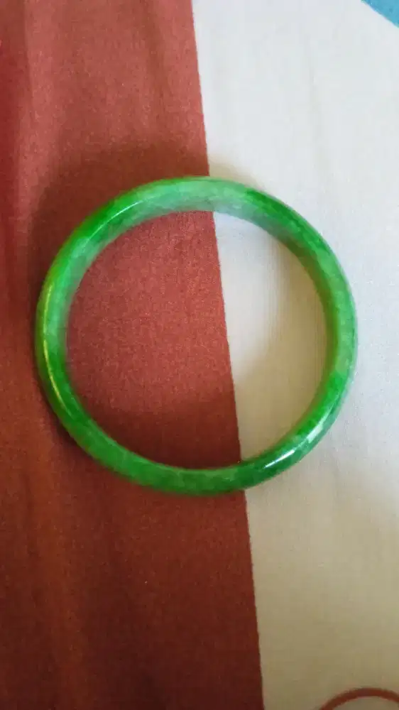 Di Jual Gelang giok unik warna hijau good kondisi