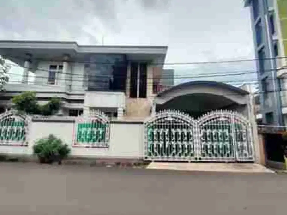 rumah besar jalan boulevard 
grand galaxy Bekasi