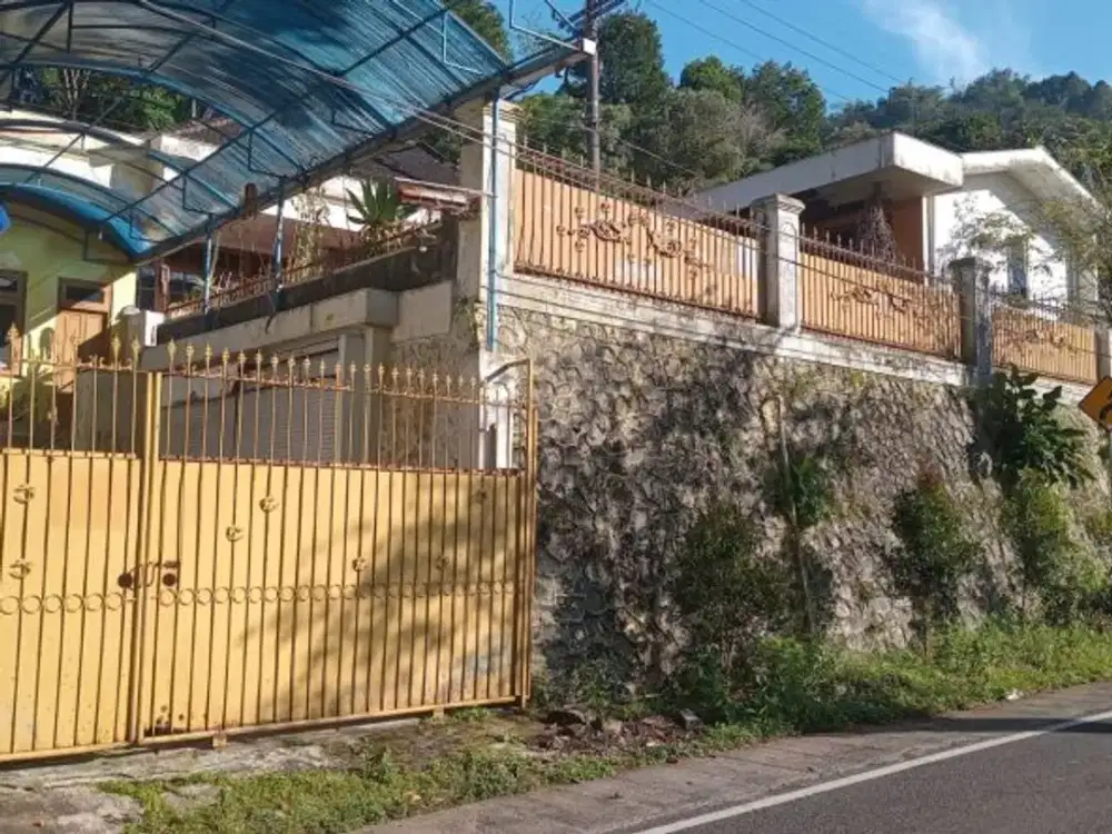Dijual vila strategis 0 jalan Songgoriti strategis , kota Batu