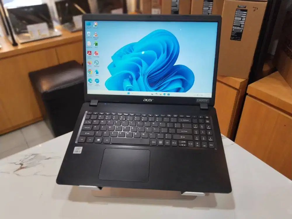 JUAL MURAH!! ACER EX215-52 CORE I5-1035G1/RAM 8GB/SSD 256GB/15,6FHD