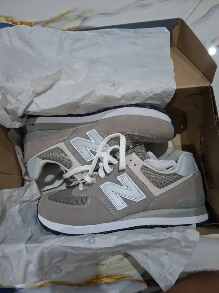 New Balance 574 EVERGREEN Men's Sneakers - Grey With White