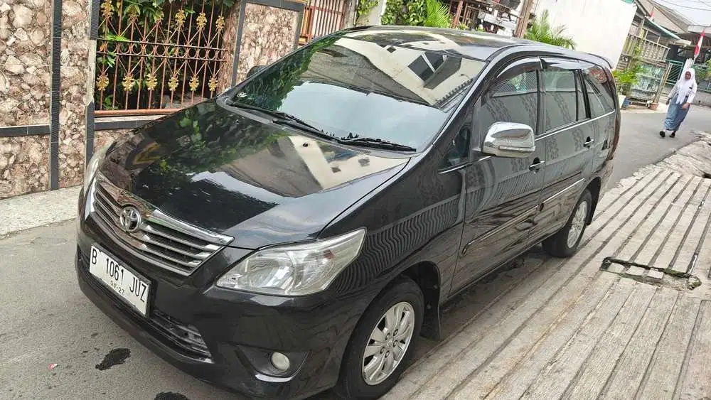 Toyota Kijang Innova 2012 Bensin