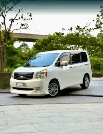 Toyota Nav 1 Tahun 2013