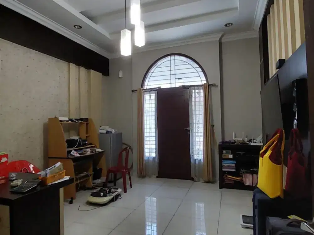 DIJUAL TOWNHOUSE MEWAH 2,5 LANTAI DI PERMATA PRIMA DAERAH TITI KUNING