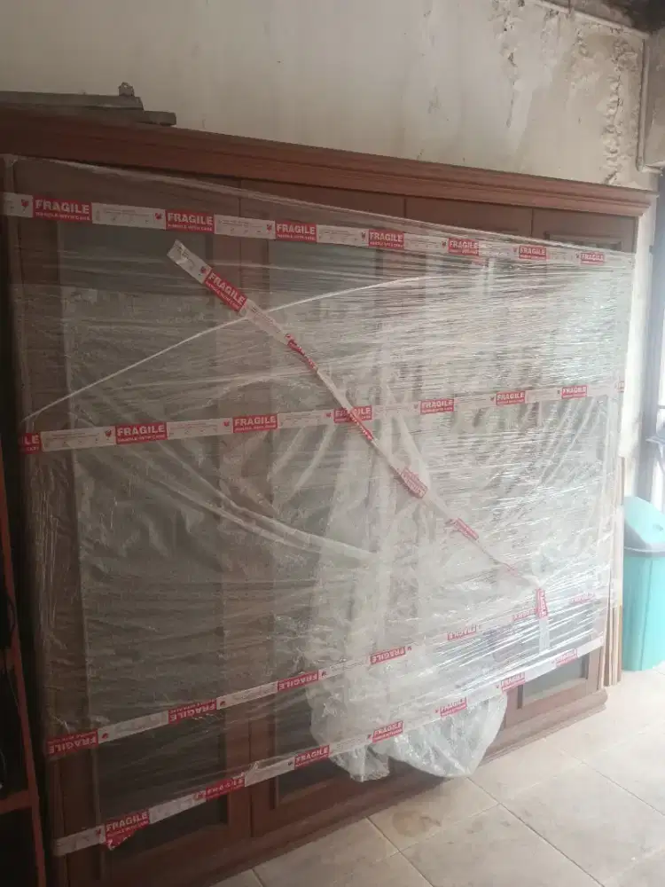 Lemari Hias / Display Kaca Klasik 4 Susun (Ukuran Besar 196x205)