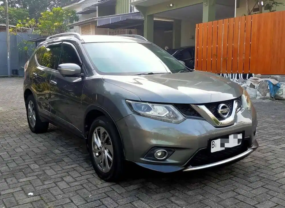 Nissan X-Trail T32 2.5 AT 2015 Terawat, Siap Pakai!