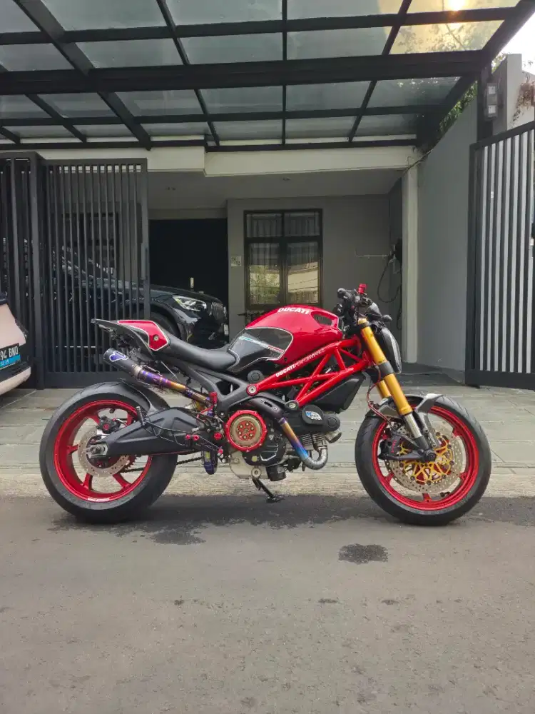 Ducati Monster Full Spec