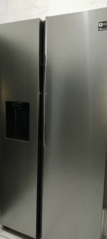 Kulkas side by side Samsung inverter with icemaker dispenser