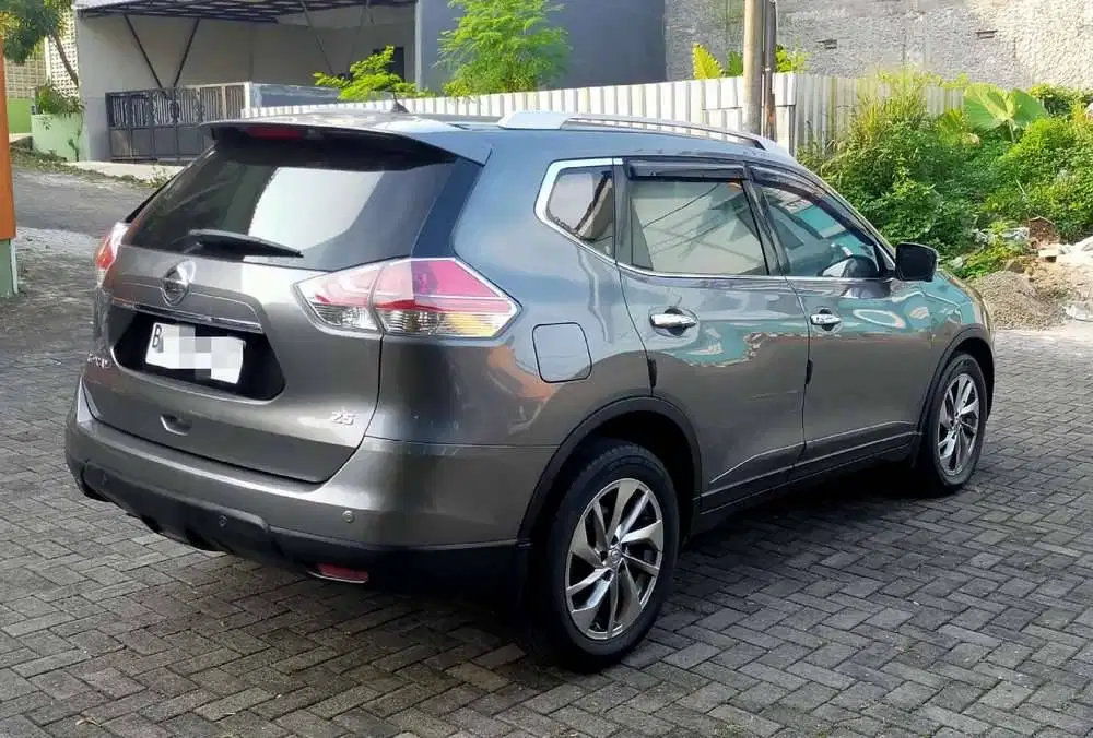 Jual Nissan X-Trail T32 2.5 AT 2015 — Terawat & Siap Jalan