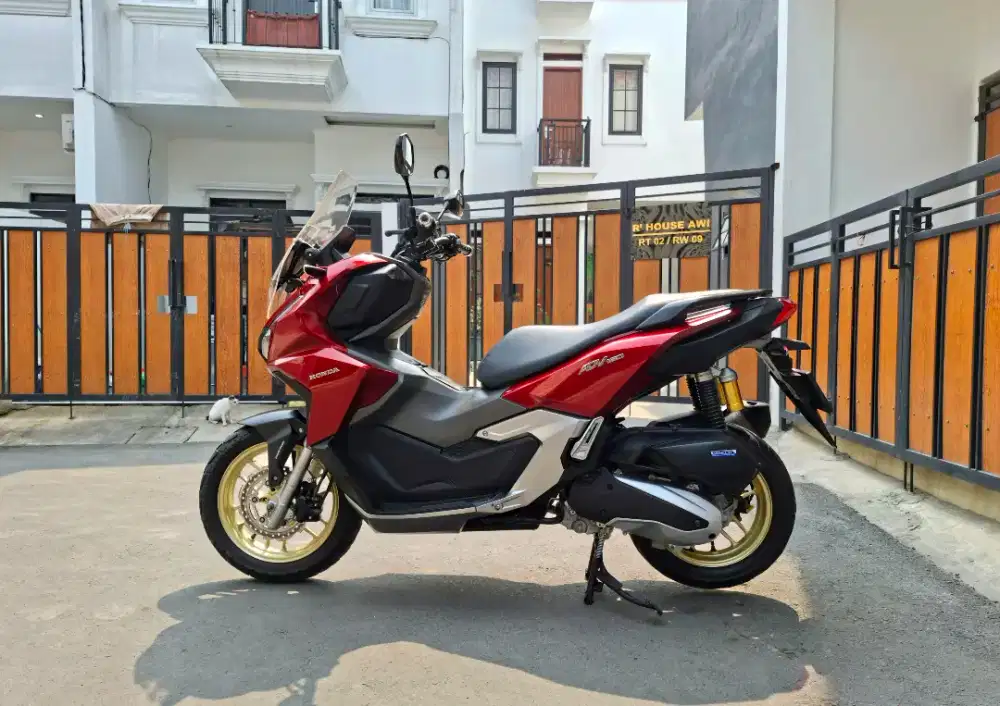 Honda ADV 160 CBS ISS MULUSSS Pajak Hidup Panjang