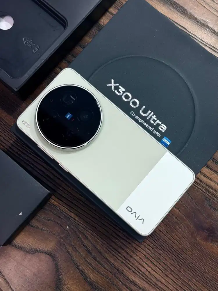 Vivo X300 Ultra 16/512GB Second Garansi Vivo Resmi
