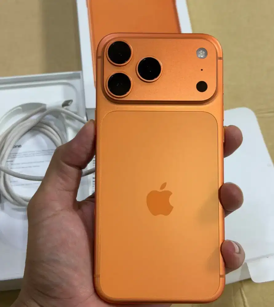 Iphone 17 Pro Max 256GB Fullset Mulus Garansi Juni 2027 Istimewa
