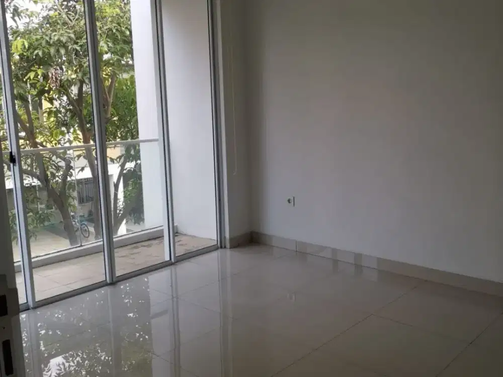 DISEWAKAN Rumah 2 Lantai Bagus dan Siap Huni dengan Lokasi yang Strategis di Sedayu CIty, Jakarta Utara