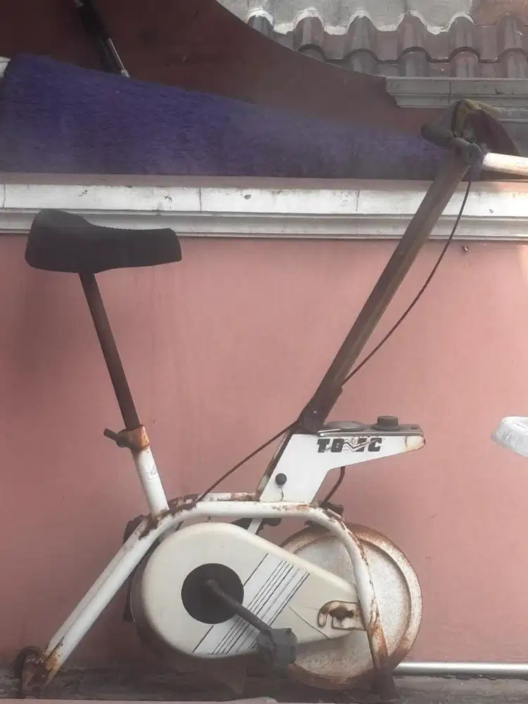 Sepeda Statis Cardio Dengan Kondisi Apa Adanya Second