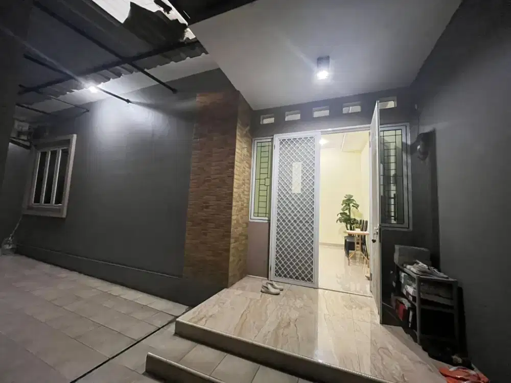 Di jual cepat rumah bagus dan tenang di bekasi kota.