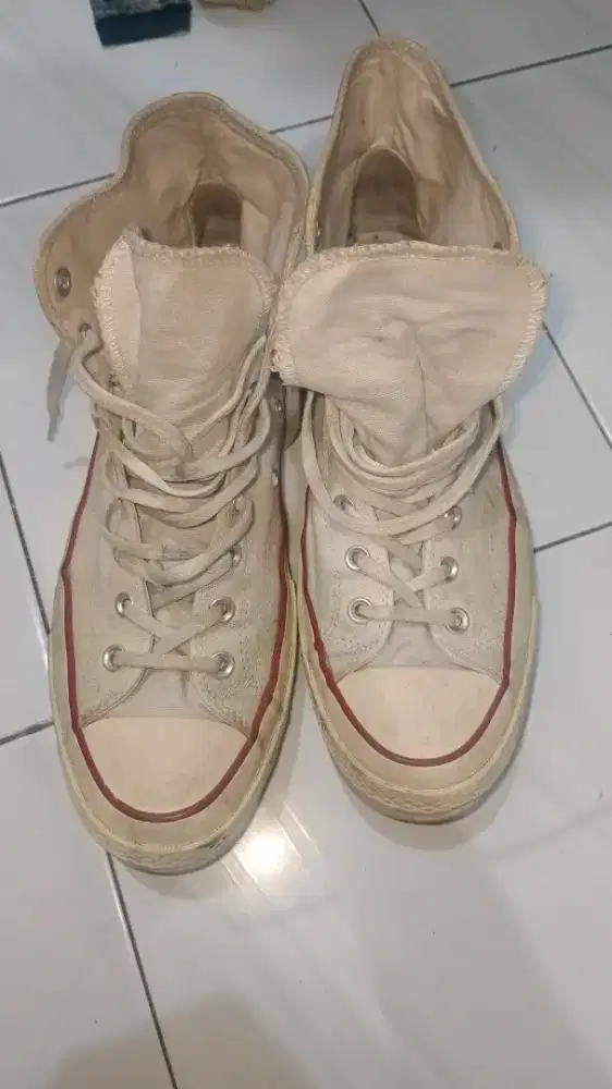 Sepatu conveverse
