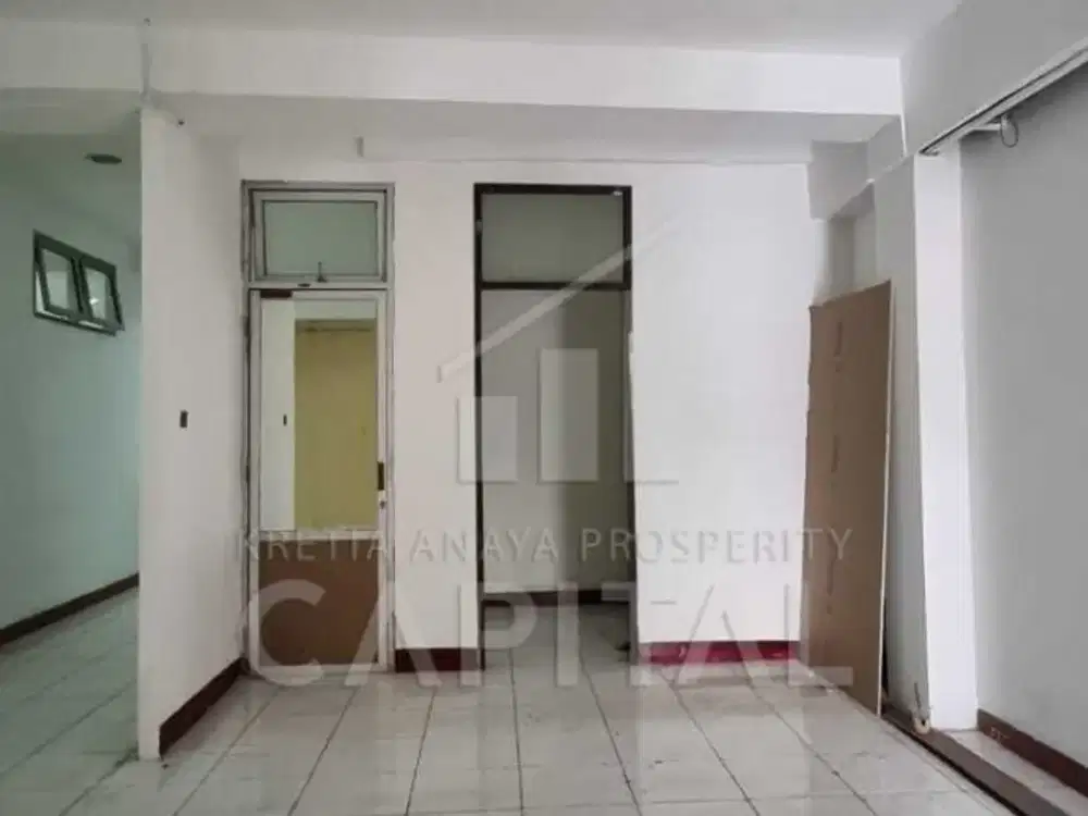 RUKO 4 LANTAI COCOK UNTUK KANTOR KLINIK  SAYAP SURYA SUMANTRI