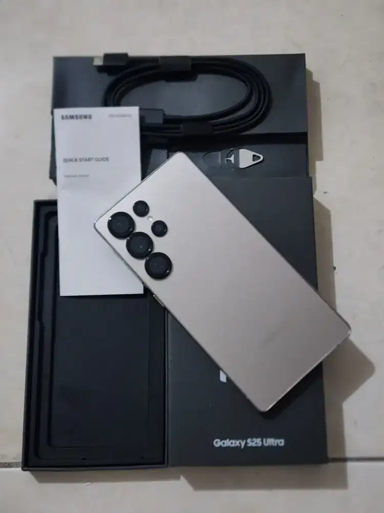 Samsung S25 Ultra 5G 12/512Gb, warna Grey SEIN, kondisi 99,9% Mulu