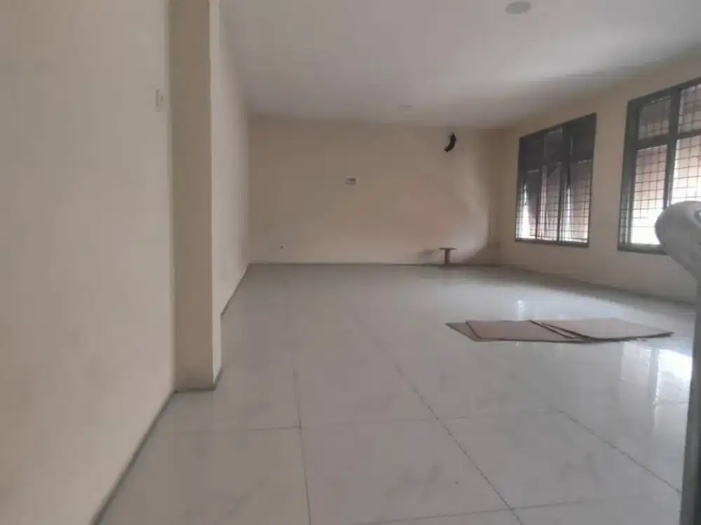 DISEWAKAN GUDANG KRAKATAU MULTI CENTRE LEBAR 12 — KANTOR 2 LANTAI