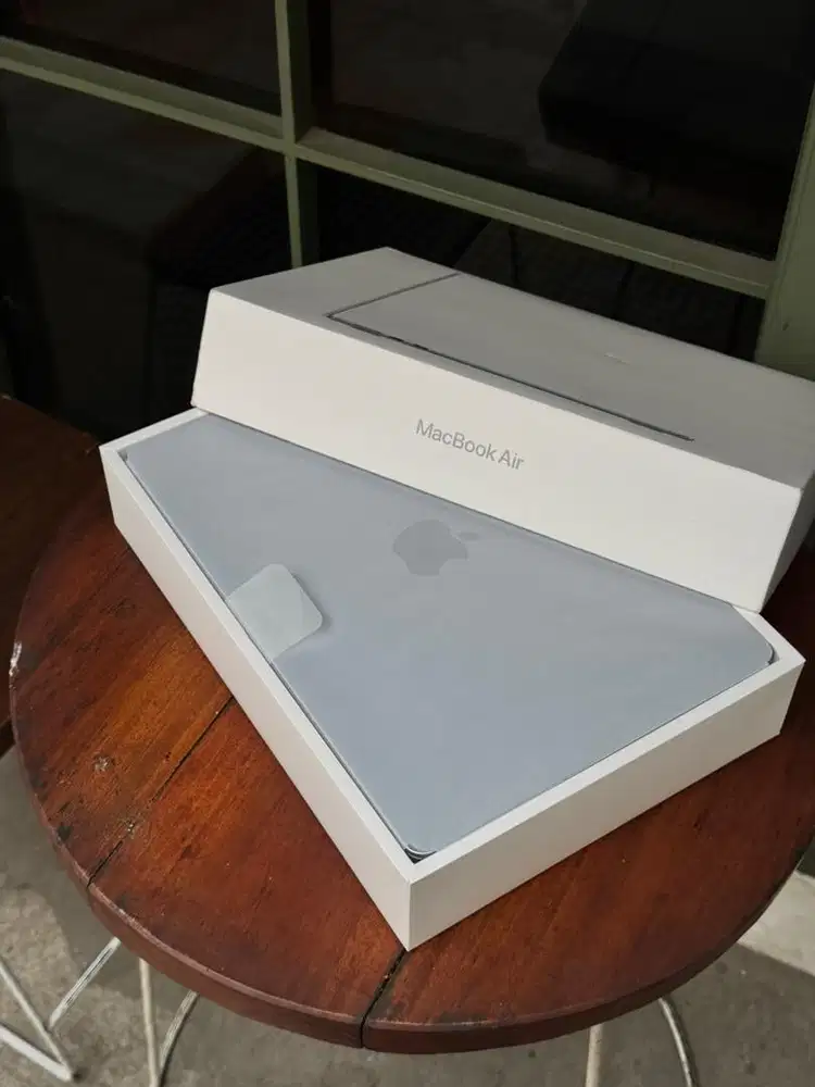 MacBook Air M4 16/512GB Sky Blue Garansi Resmi Indonesia