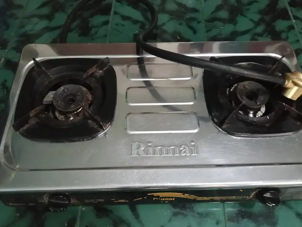 Kompor merek Rinai 2 tungku