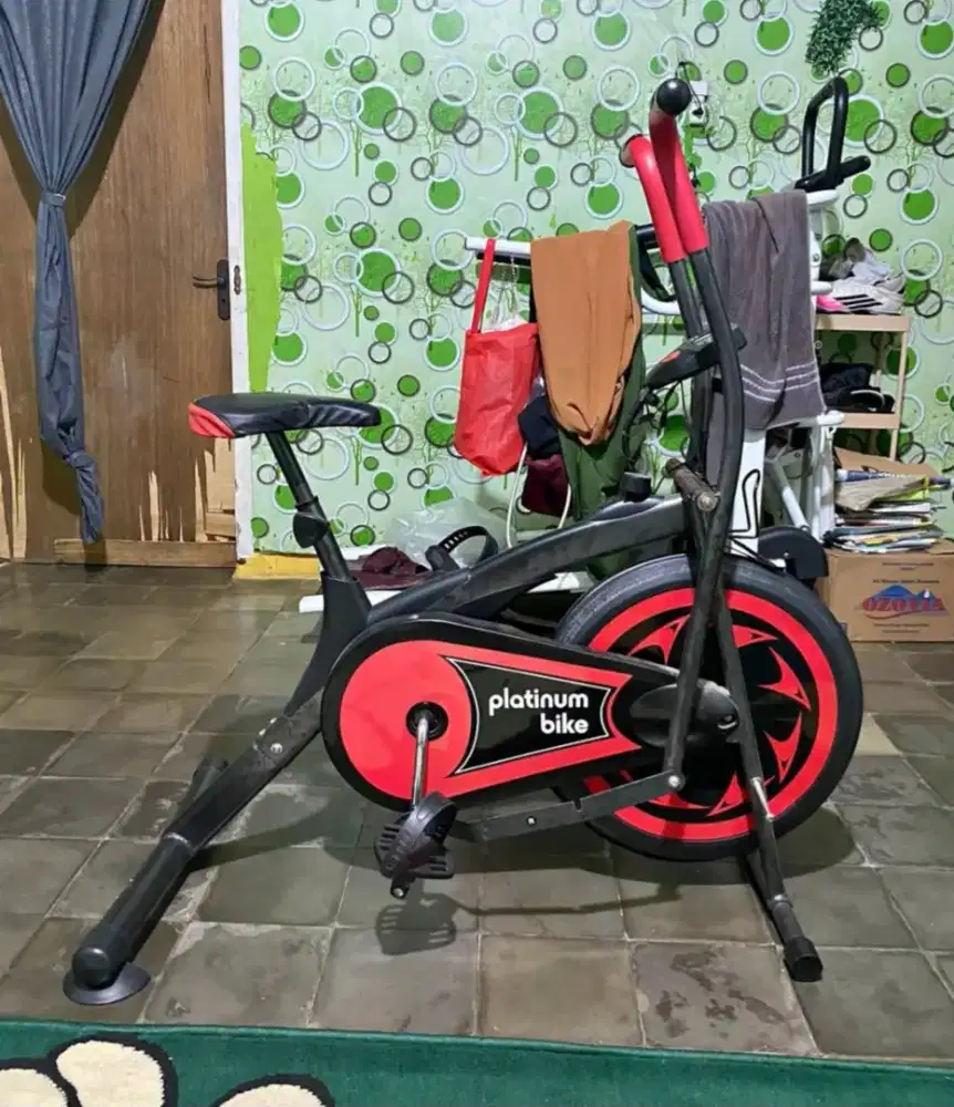 SEPEDA STATIS OLAH RAGA 2 FUNGSI GERAKAN PLATINUM BIKE ALAT FITNESS