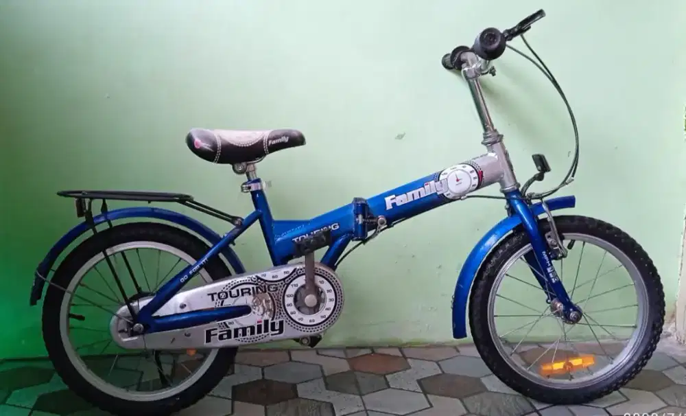 Sepeda anak merk family