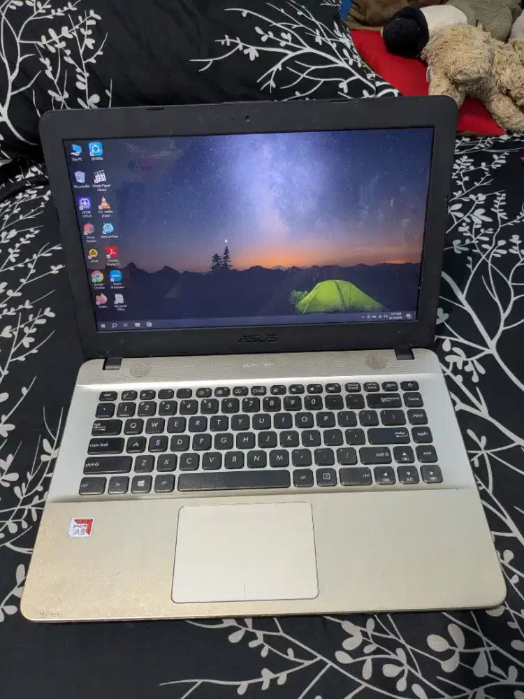 Laptop Asus X441B AMD A9 DDR4 Normalan Tinggal Pake Aja