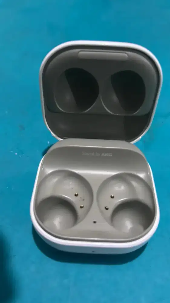 Case charging Samsung galaxy buds 2