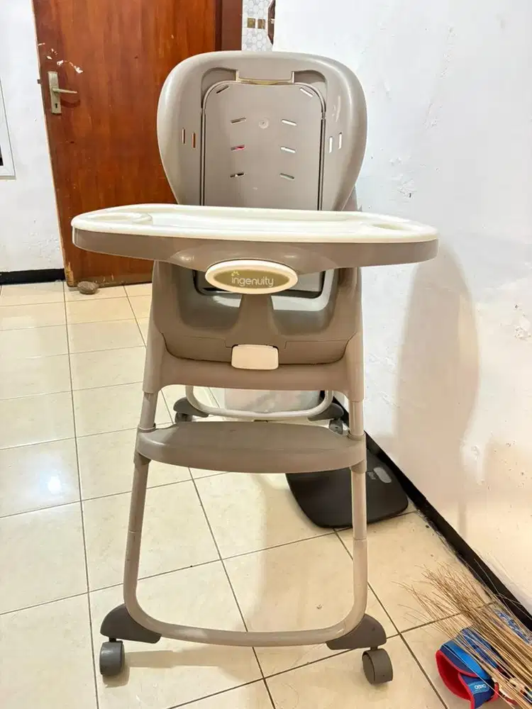 Kursi makan anak / bayi