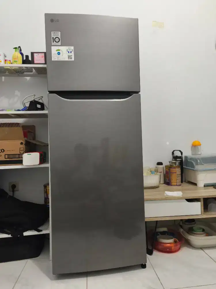 Kulkas 2 pintu atas bawah LG