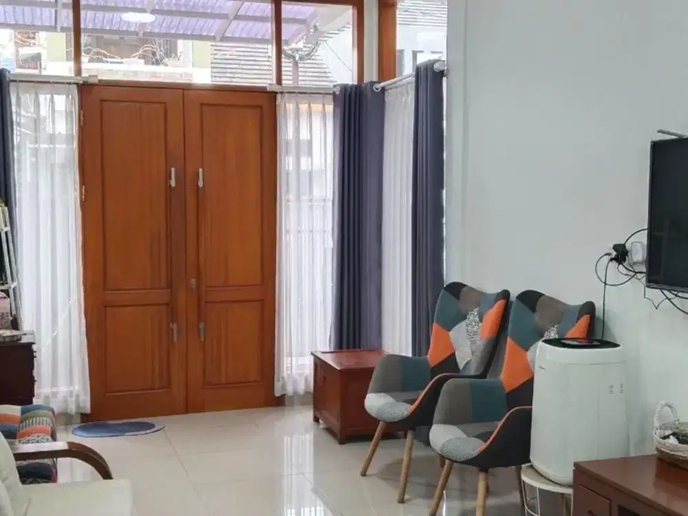 rumah murah bagus 3 lantai siap huni turangga buah batu bandung