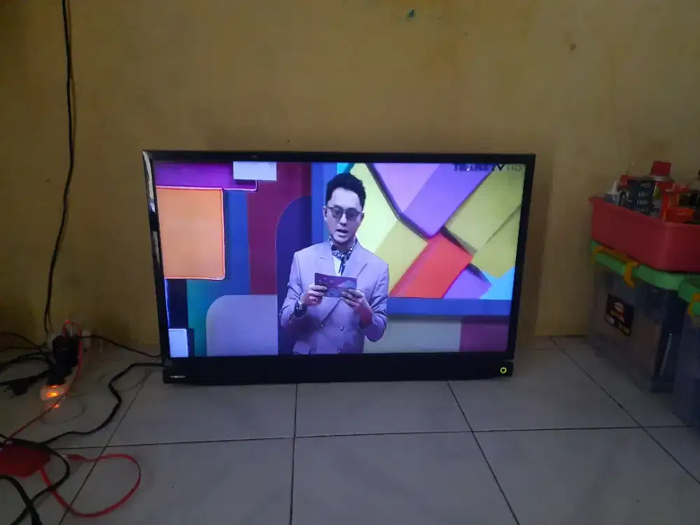 Tv led toshiba 32inch apa adanya