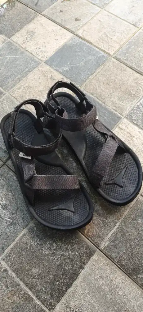 Sendal Bearpath
Tipe Karimata Black
Size 42 insole 27-28 cm