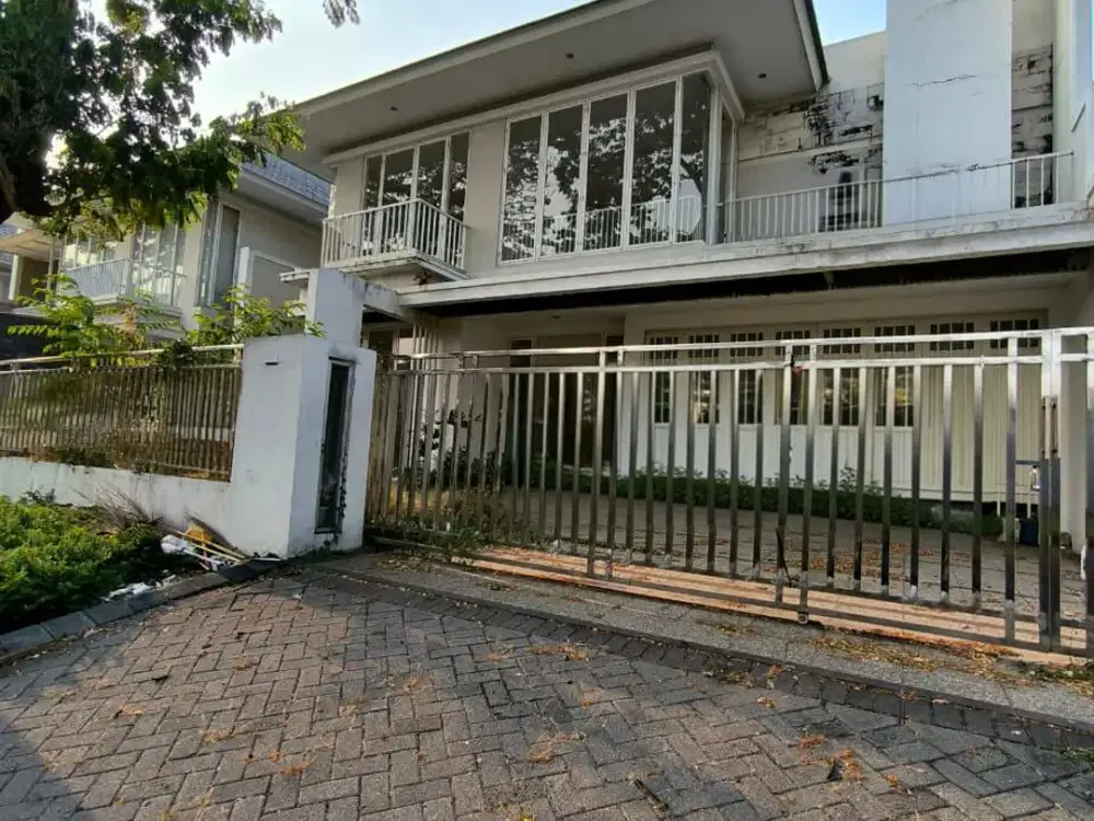 Rumah Royal Residence Luar Cluster , Row 5 Mobil
