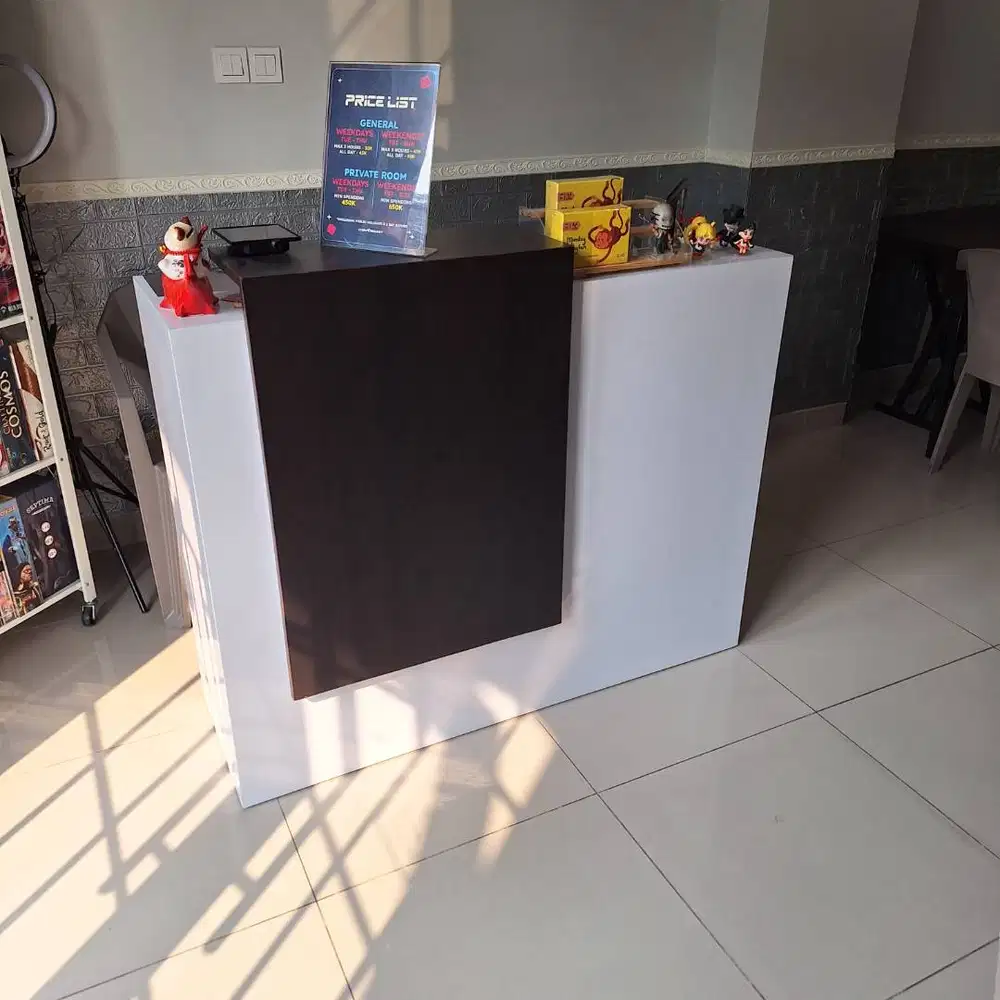 Meja Kasir / Front Desk / Resepsionis