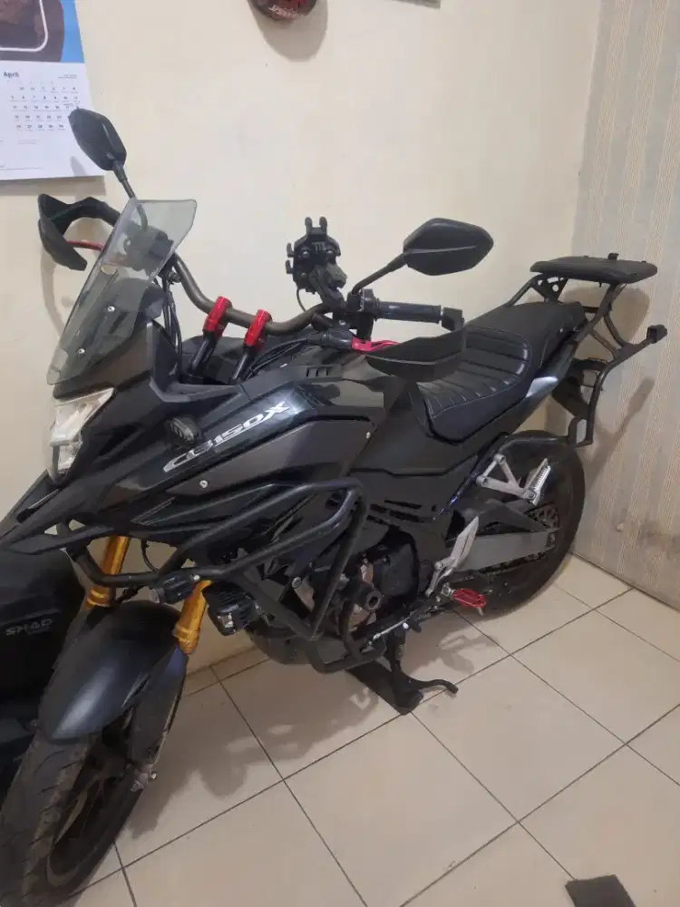 Dijual cb150x 2022 hitam full accessories