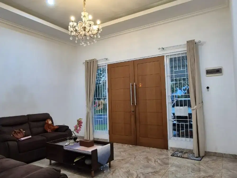 Rumah hoek siap huni dalam cluster di Jakarta Garden City, Cakung.