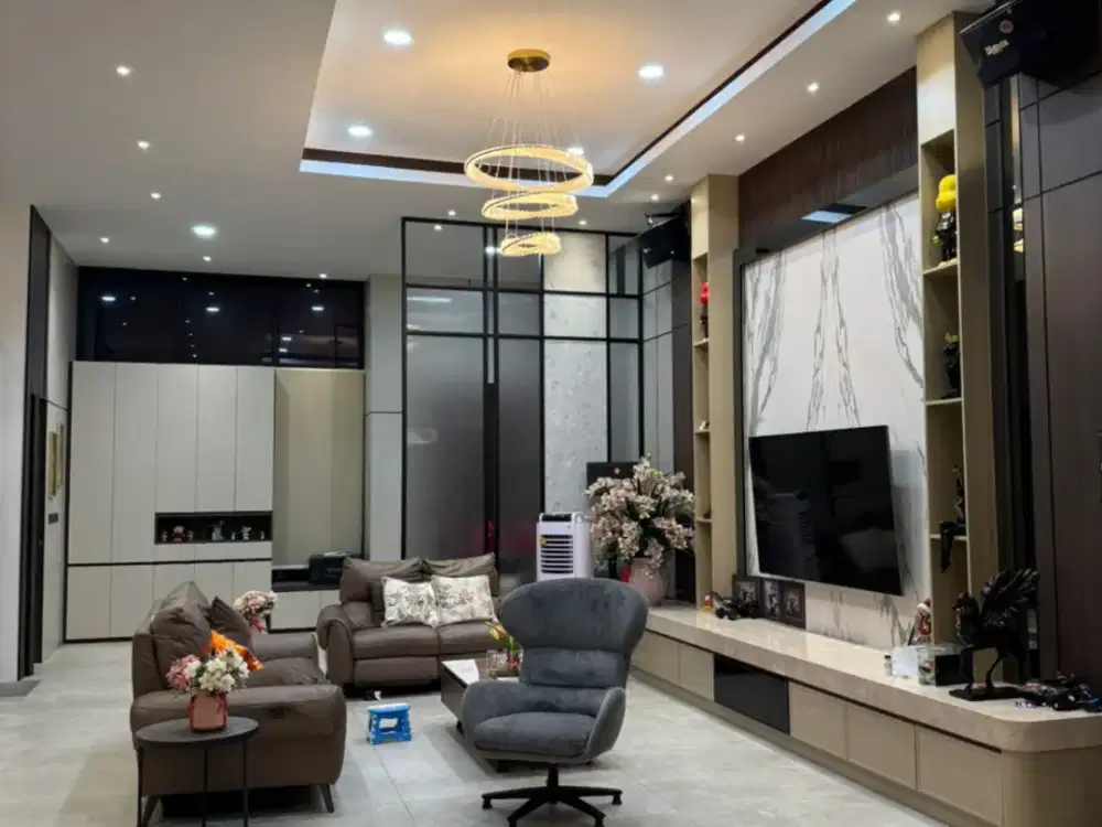 Rumah Mewah Full Furnish di Golflake Residence