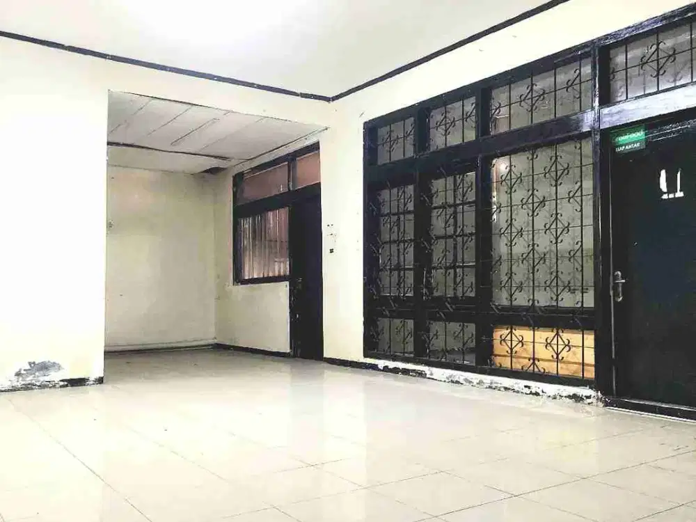 RUMAH LUAS 320M2, BISA UTK KANTOR, AKSES CLUSTER JALAN 2 MOBIL, PERTAHUN, MURAH.