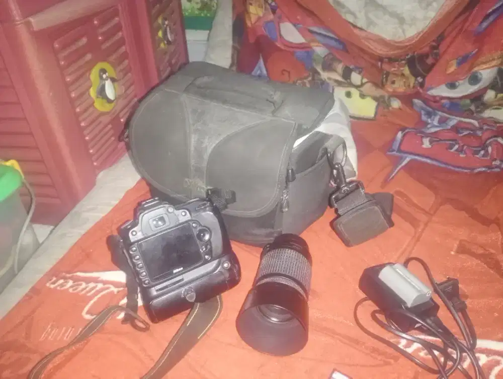 Jual kamera Nikon D90 sepaket