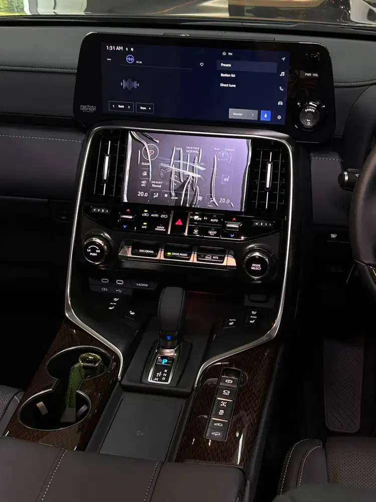 Lexus LX700H Hybrid AT 7-Seater 2026 Hitam KM 54 Perak B989RC Nik 2025