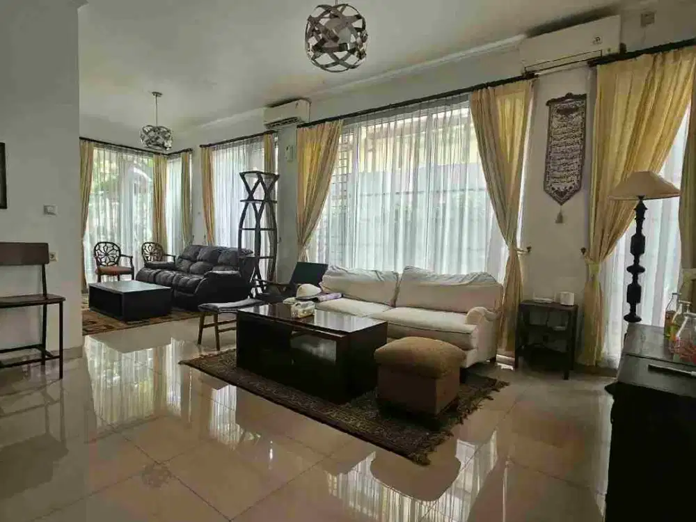 Di jual rumah cantik dan murah di Mahogany Residence