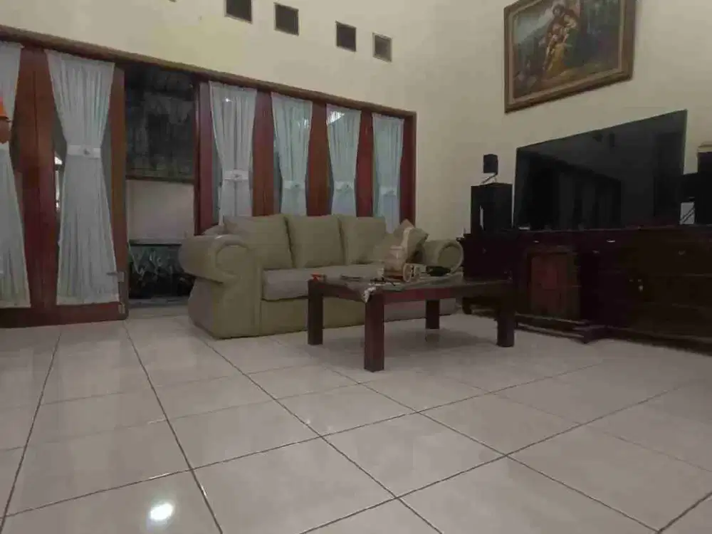 Rumah 2 Lantai Jalur Utama di Alam Sutera