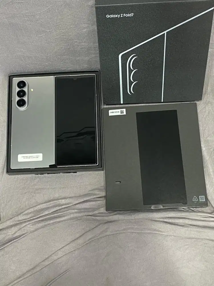 samsung Z fold 7 256gb fullset