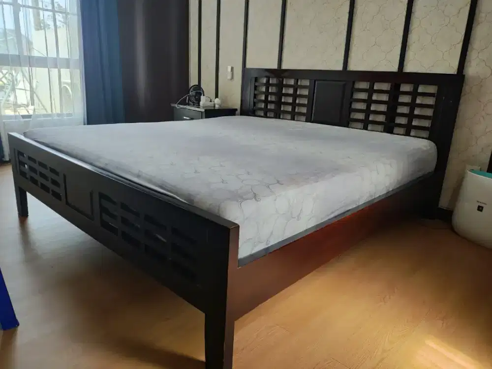 Kasur Cisam Deluxe ukuran 180 × 200 cm (Inc bed frame)