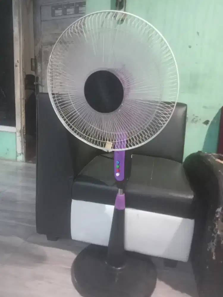 Kipas angin berdiri 16; inch normal kenceng