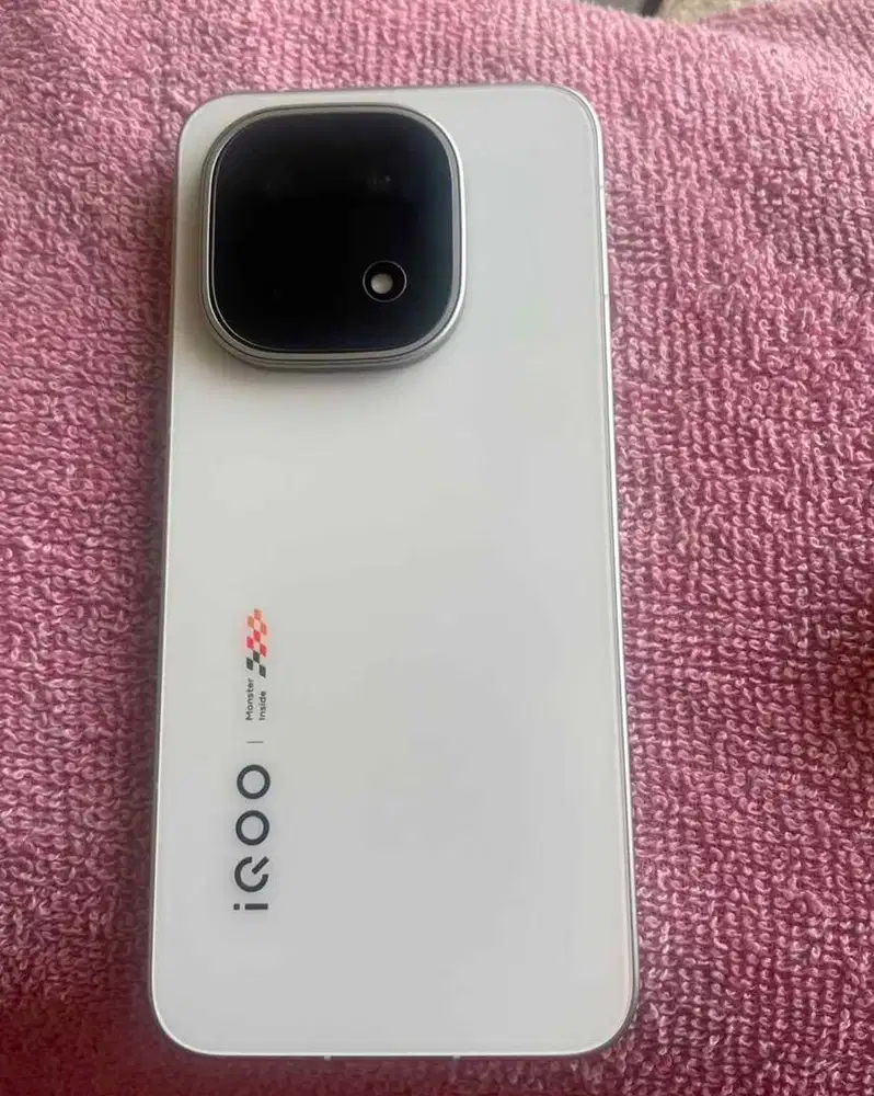 iqoo 15 16/512 like new
